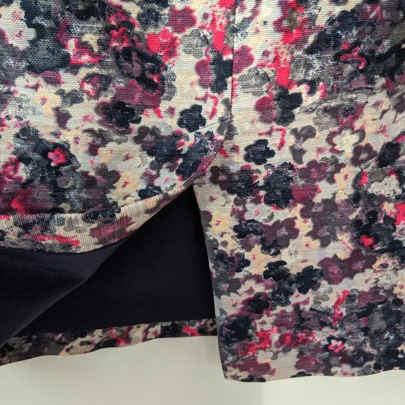 Talbots Cotton Pencil Floral Skirt Size 12 - Picture 3 of 7